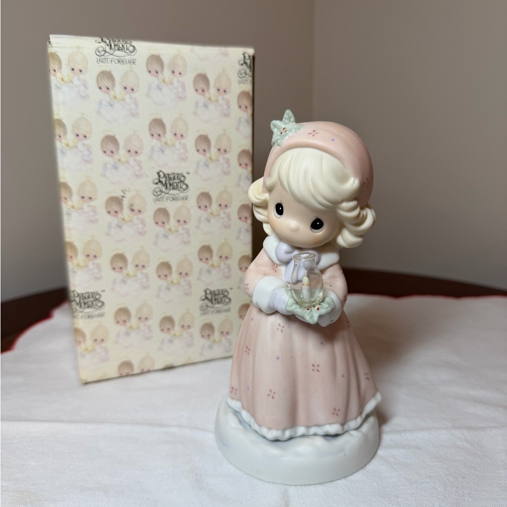 Precious Moments “Making Spirits Bright” figurine (150118)